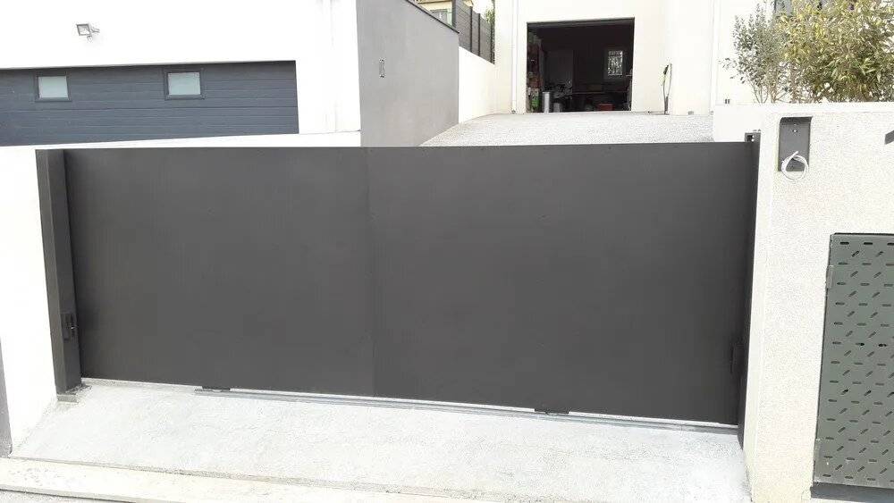 Réalisation portail garage gris